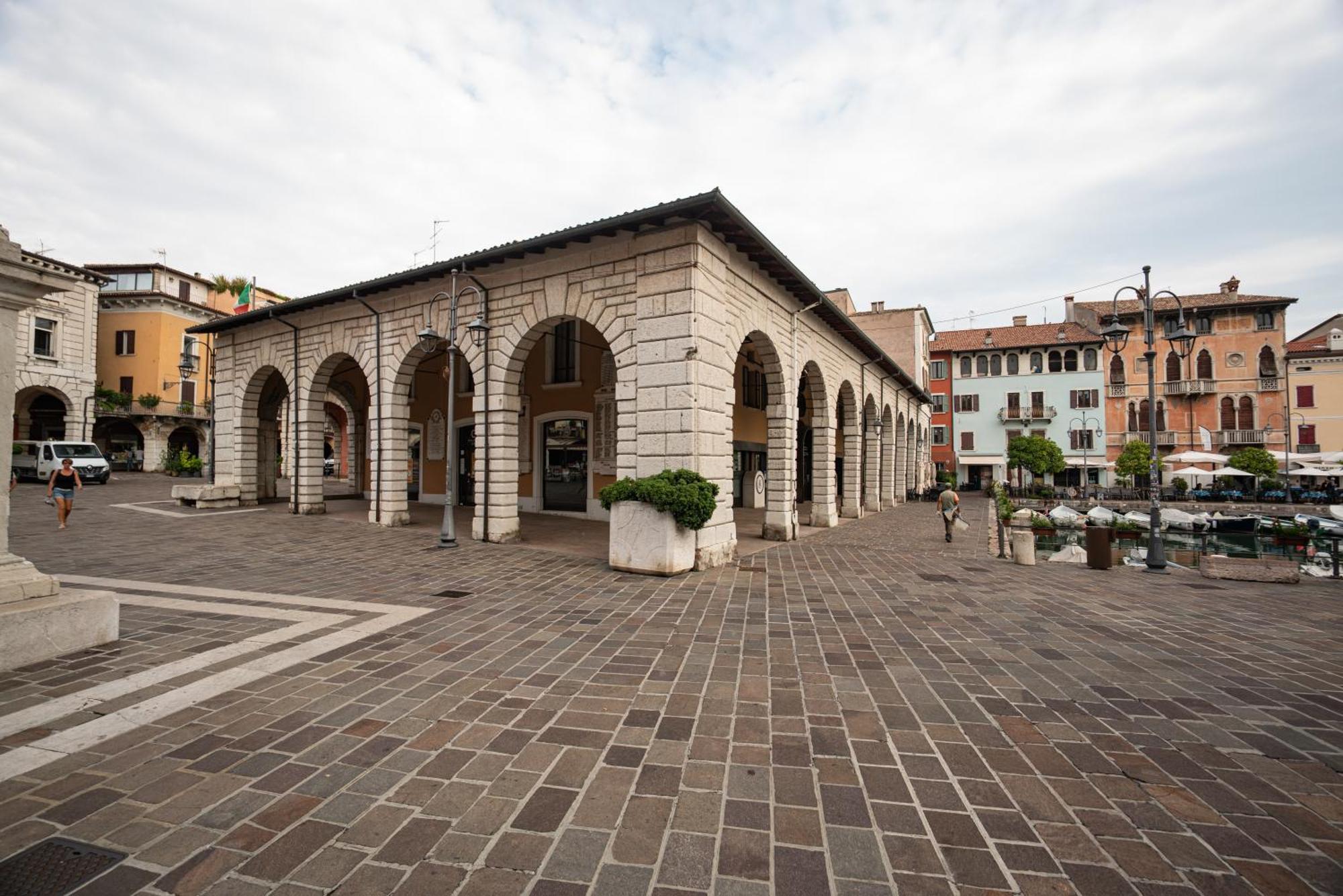 Suite "Castello" Del Garda - Apt Per Coppie Garda Ντεζεντσάνο ντελ Γκάρντα Εξωτερικό φωτογραφία